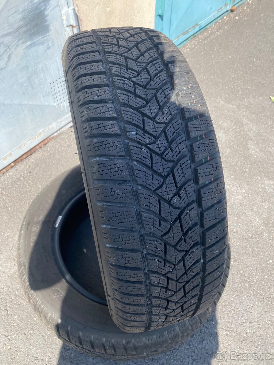 Zimní pneu 205/60/16 Dunlop