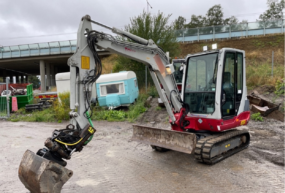 Takeuchi TB235
