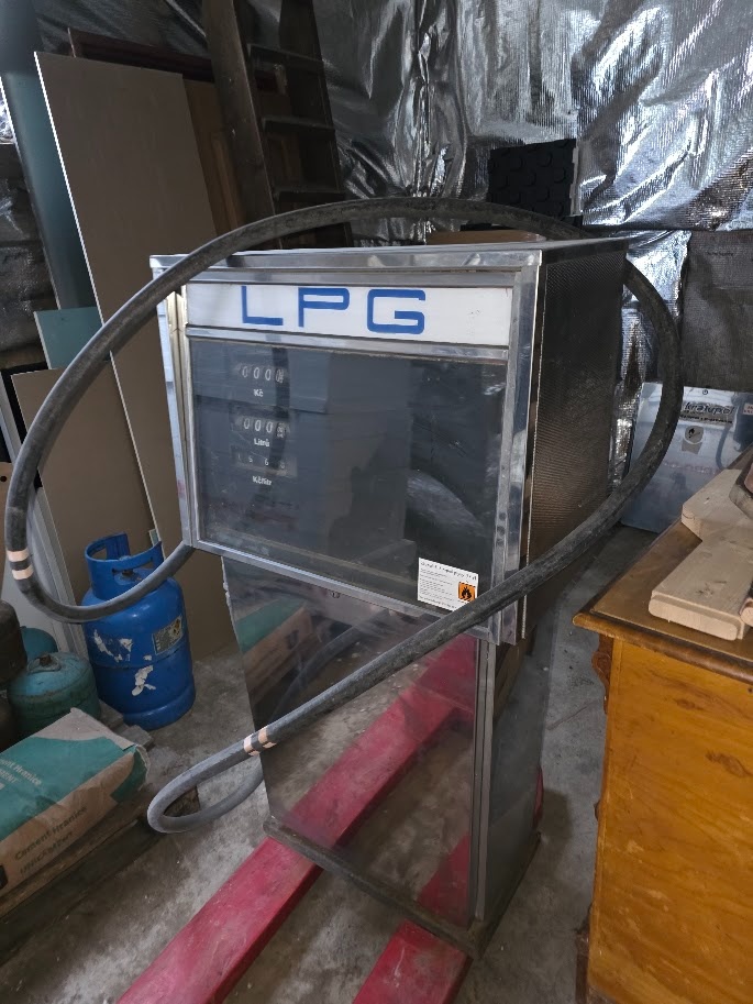 Výdejní stojan LPG phm NEREZ dekorace