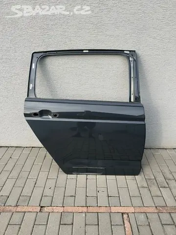 Pravé zadní dveře Volkswagen Touran 5TA