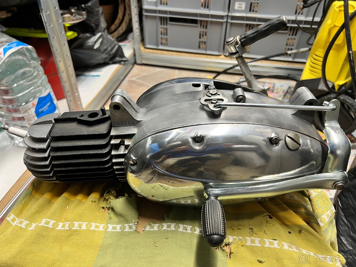Jawa 550/555 motor
