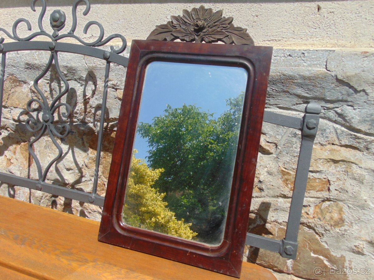 Zrcadlo 19.století.