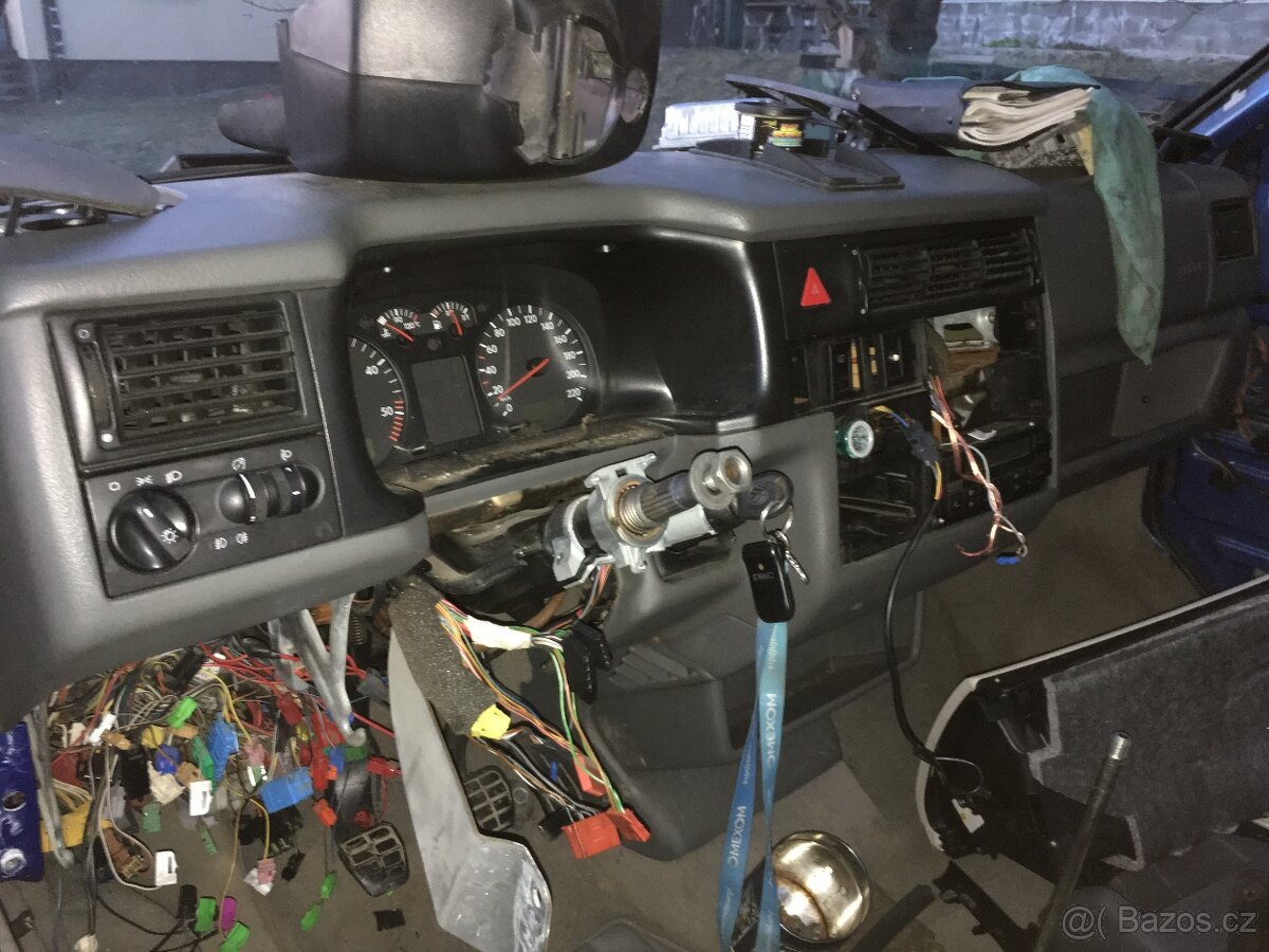 vw t4 multivan 111kw a 75kW  palubni deska facelift i pred