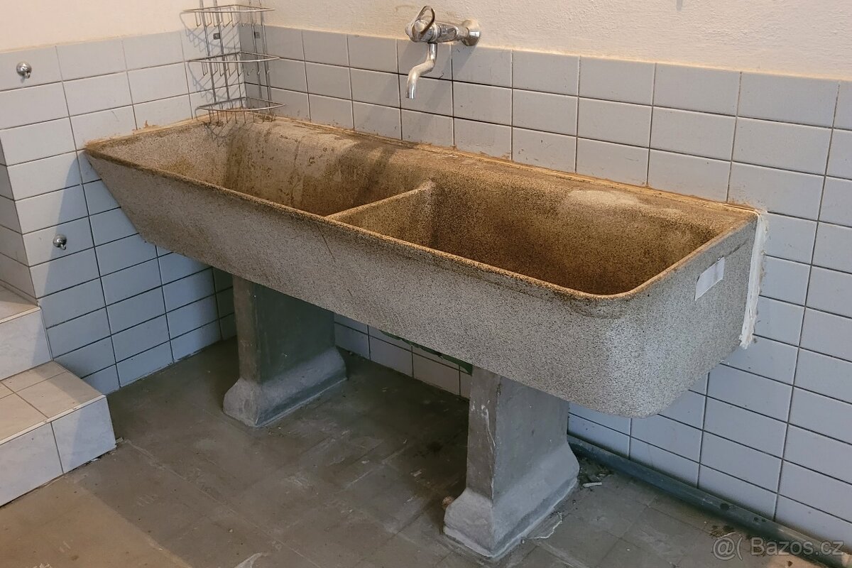 Dlouhý umývací RETRO betonový dřez - žlab z umělého kamene