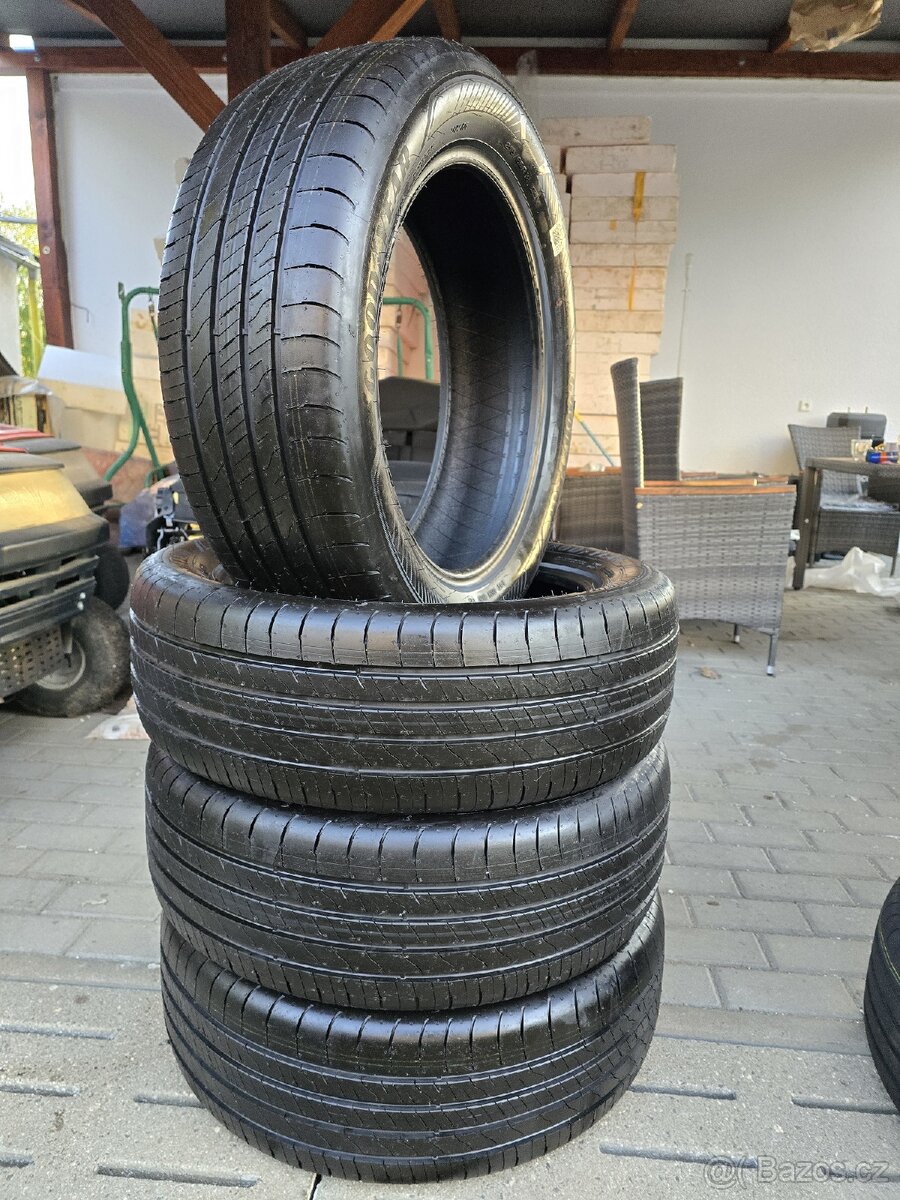 Goodyear EfficientGrip Performance 2 215/55 R18