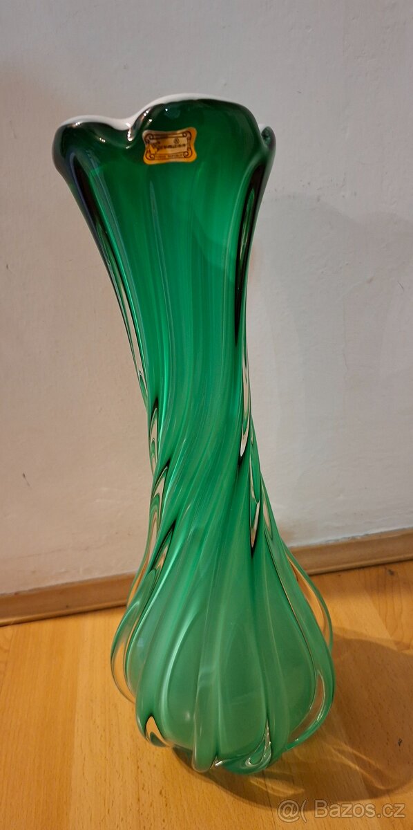 Opálova skleněná váza