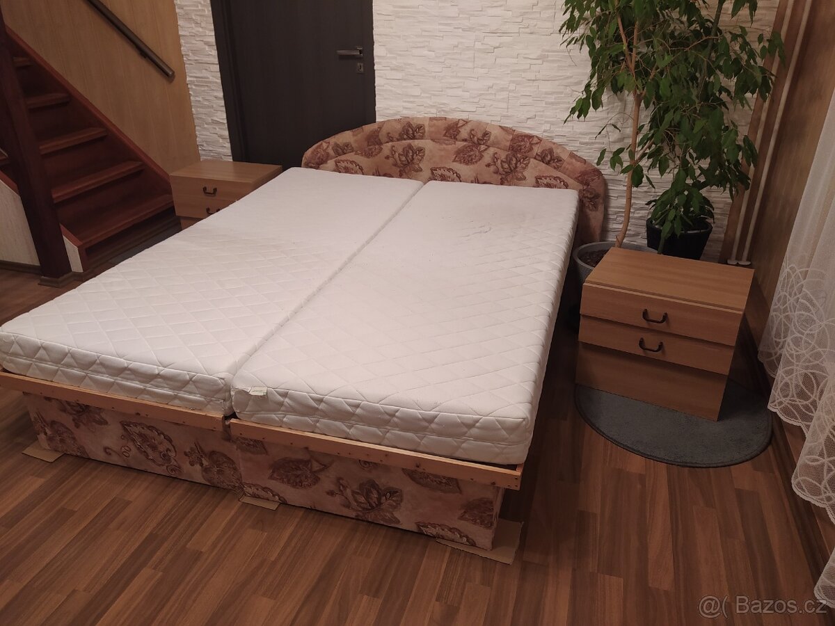 Manželská postel 200x160 + 2 x noční stolek