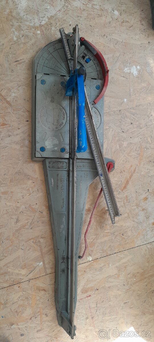 Řezačka na dlažbu