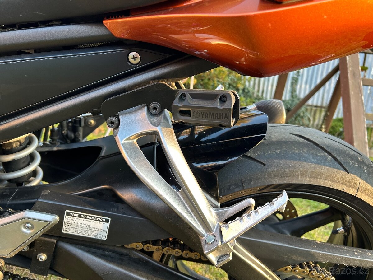 YAMAHA FZ1
