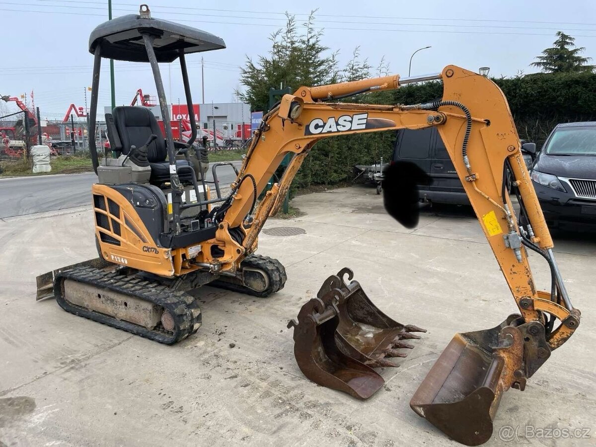 Prodám CASE CX17b