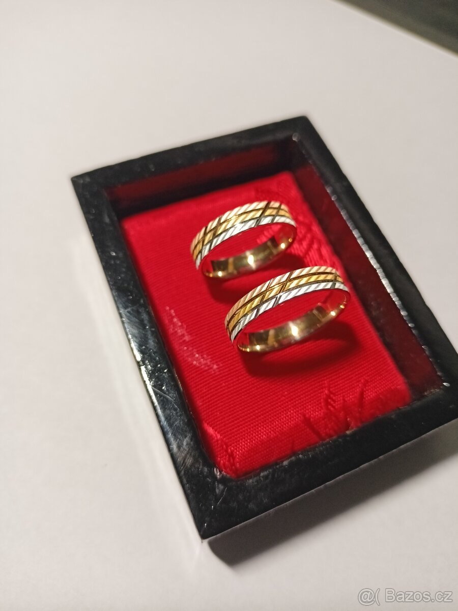 Prodám zlaté 2 snubní prsteny 14k/585