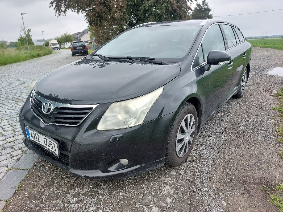 Toyota Avensis, 1,8 16V 108kW   AUTO A/C   VÝHŘEV