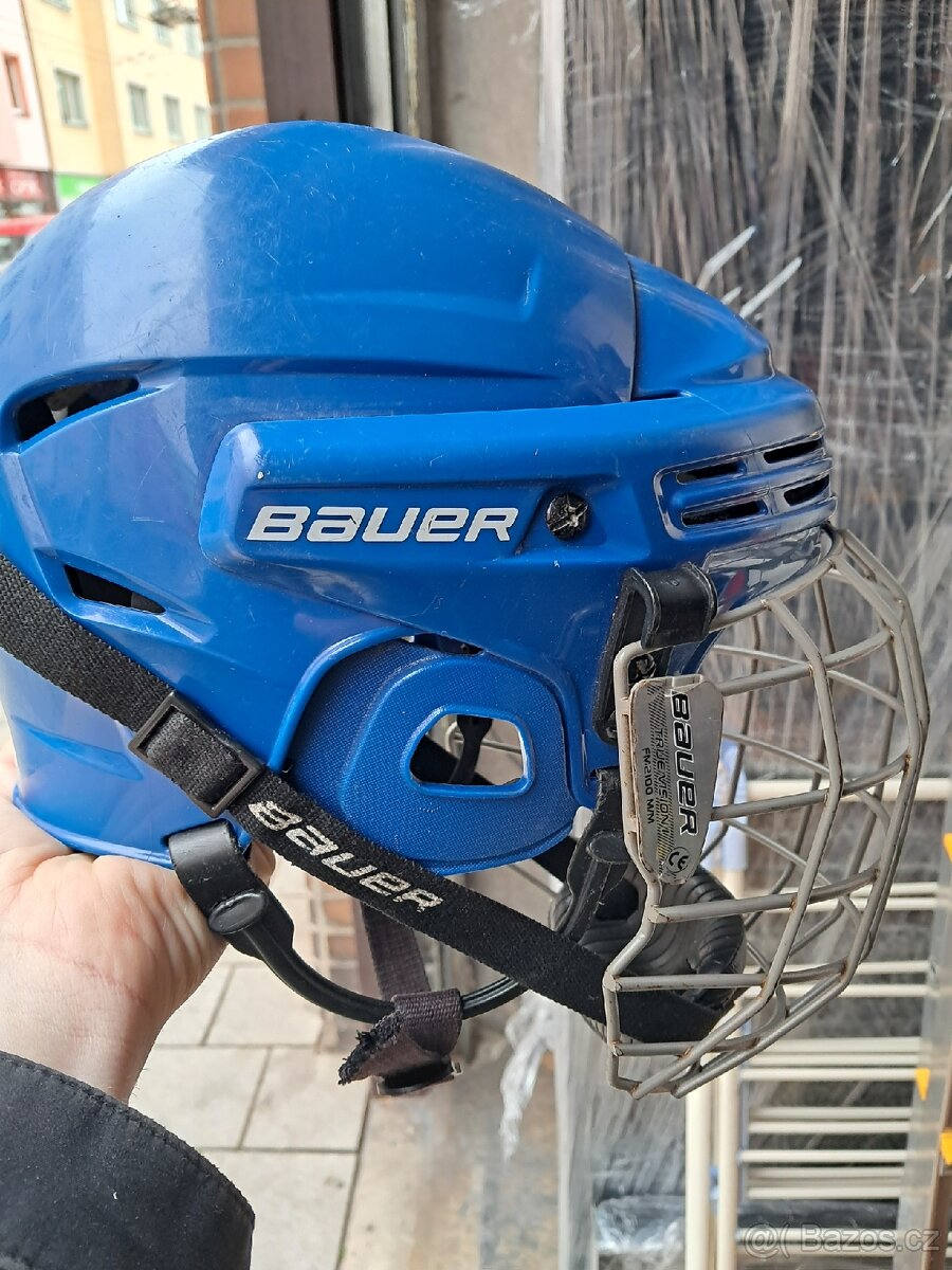 Helma hokejová s mřížkou BAUER juniorskou