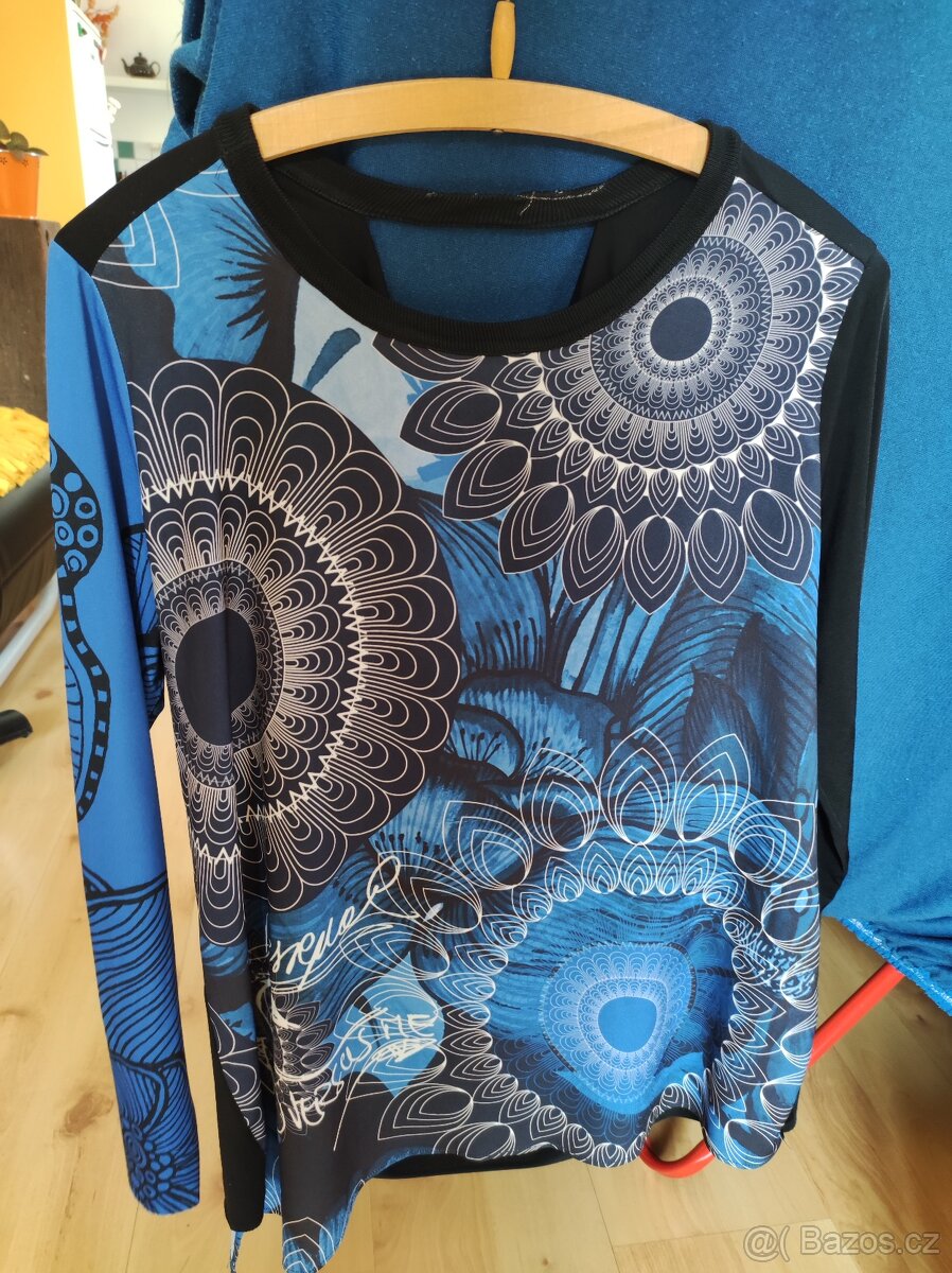 Desigual halenka vel. M