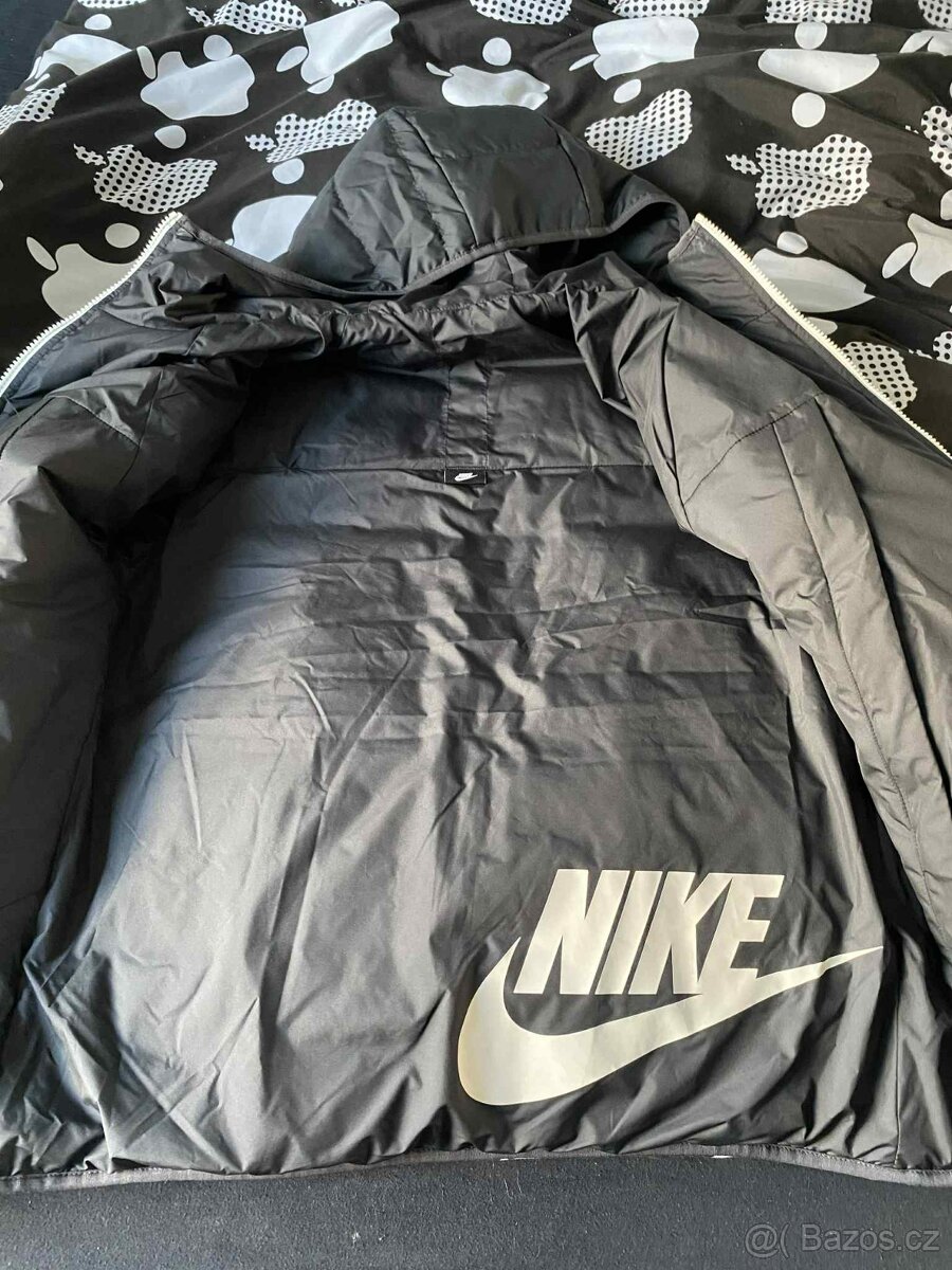 Oboustranná černá bunda Nike vel. M