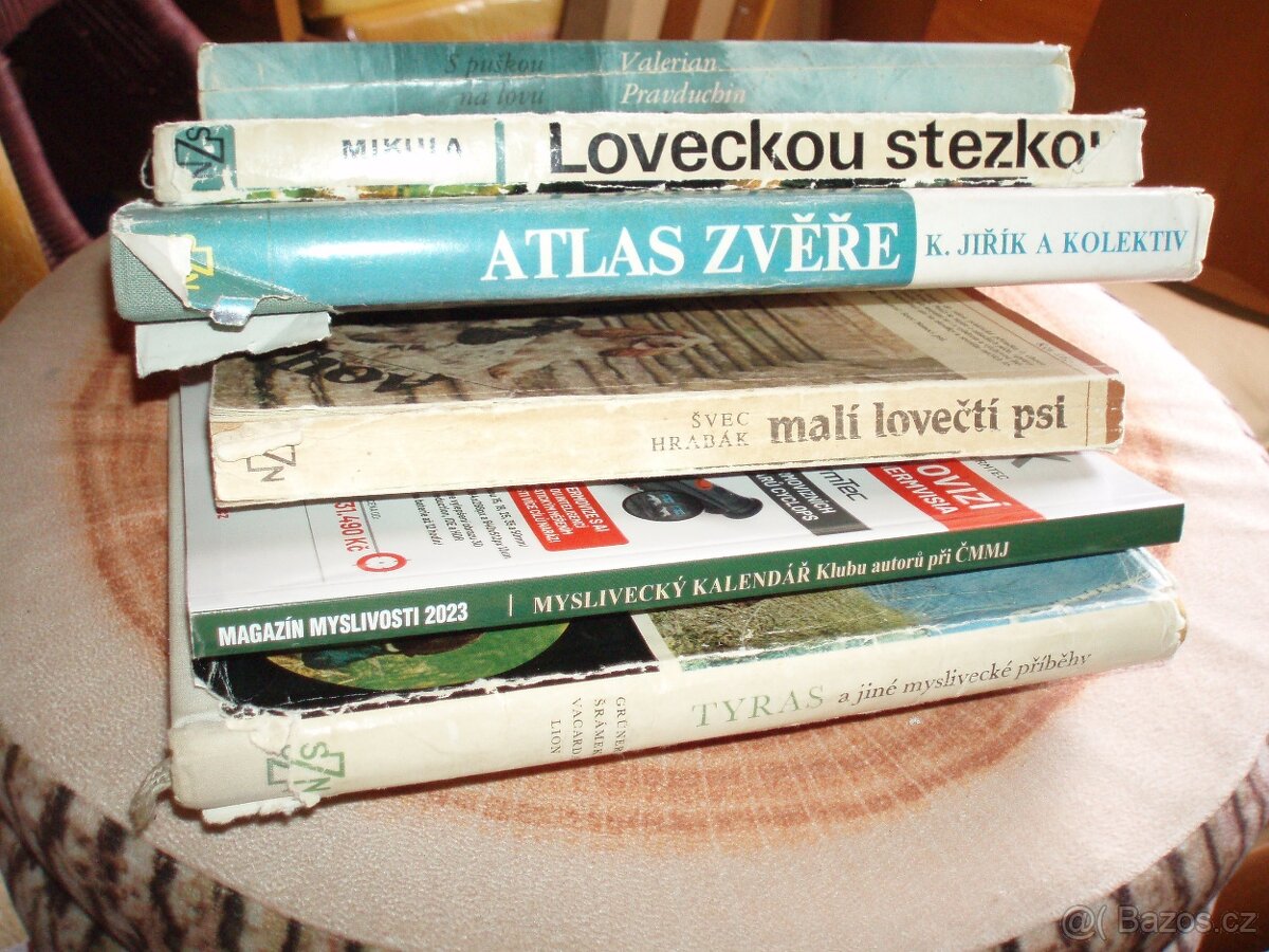 knihy o zvířatech,pavouci,ryby,užovka,holubi,králíci,brouci