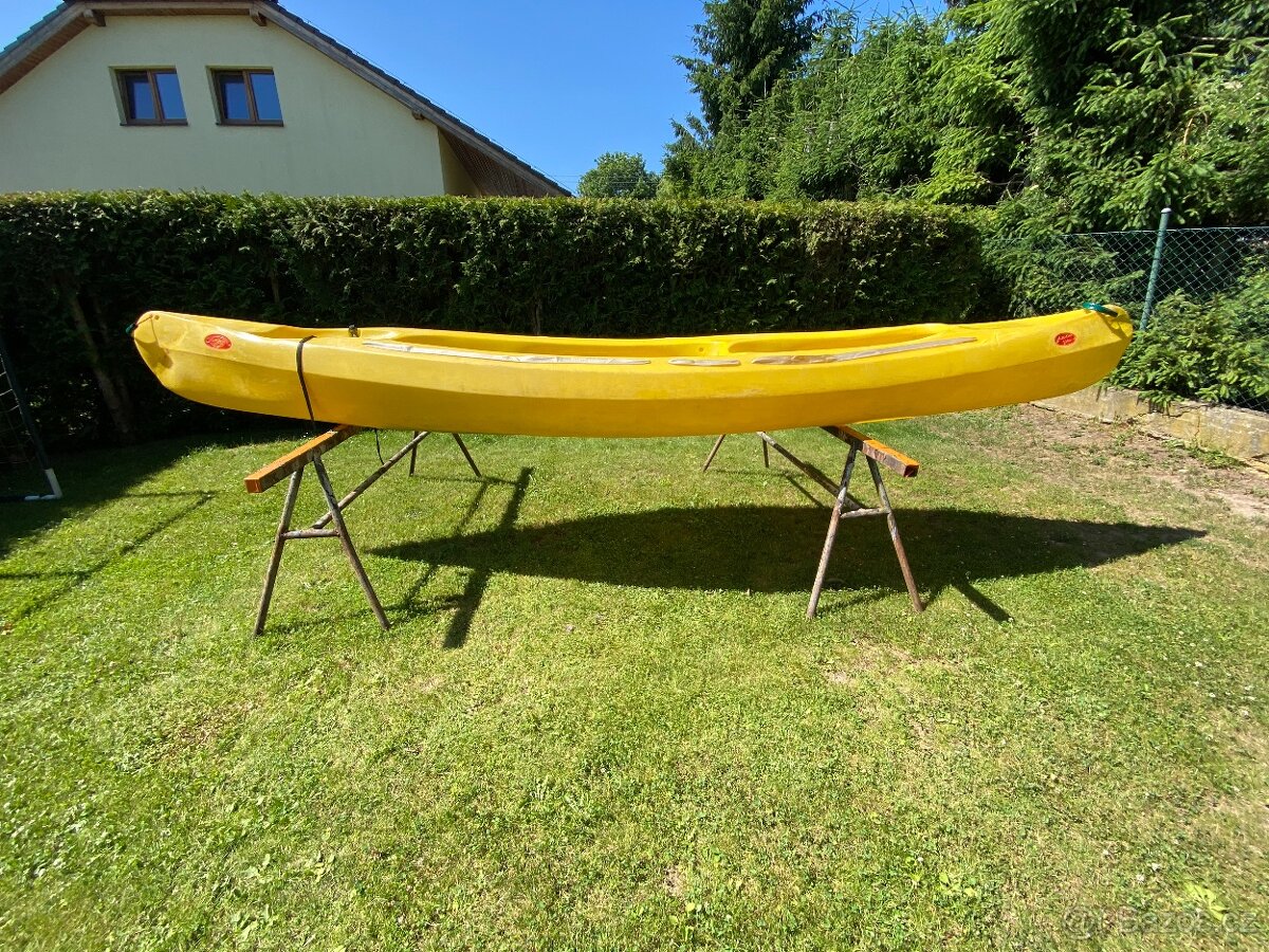 Plastová kanoe DAG