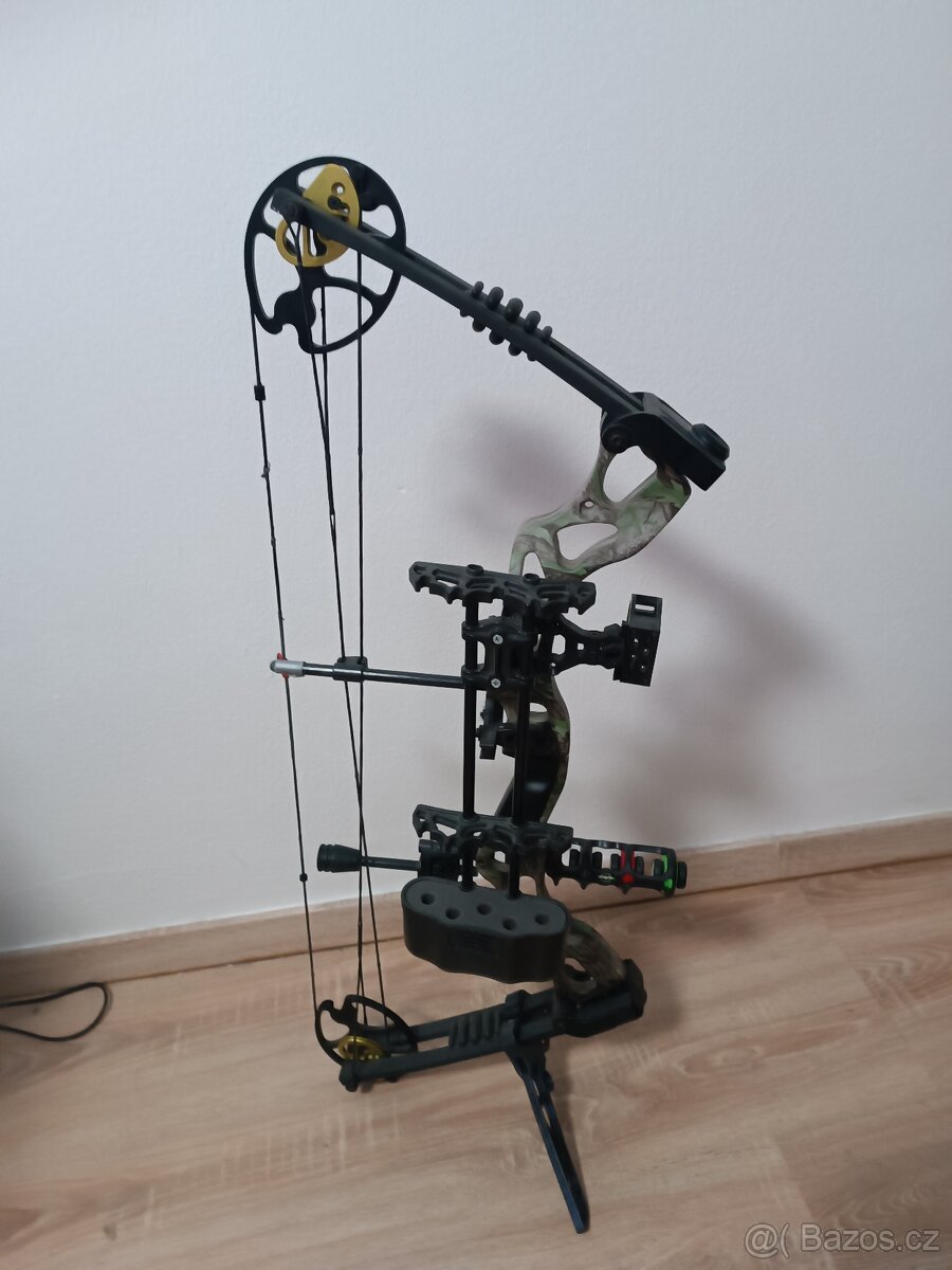Luk kladkový lovecký