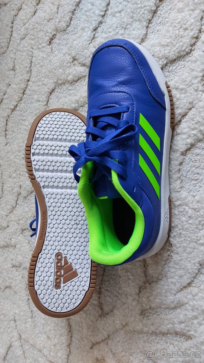 Tenisky Sálovky Adidas vel. 38