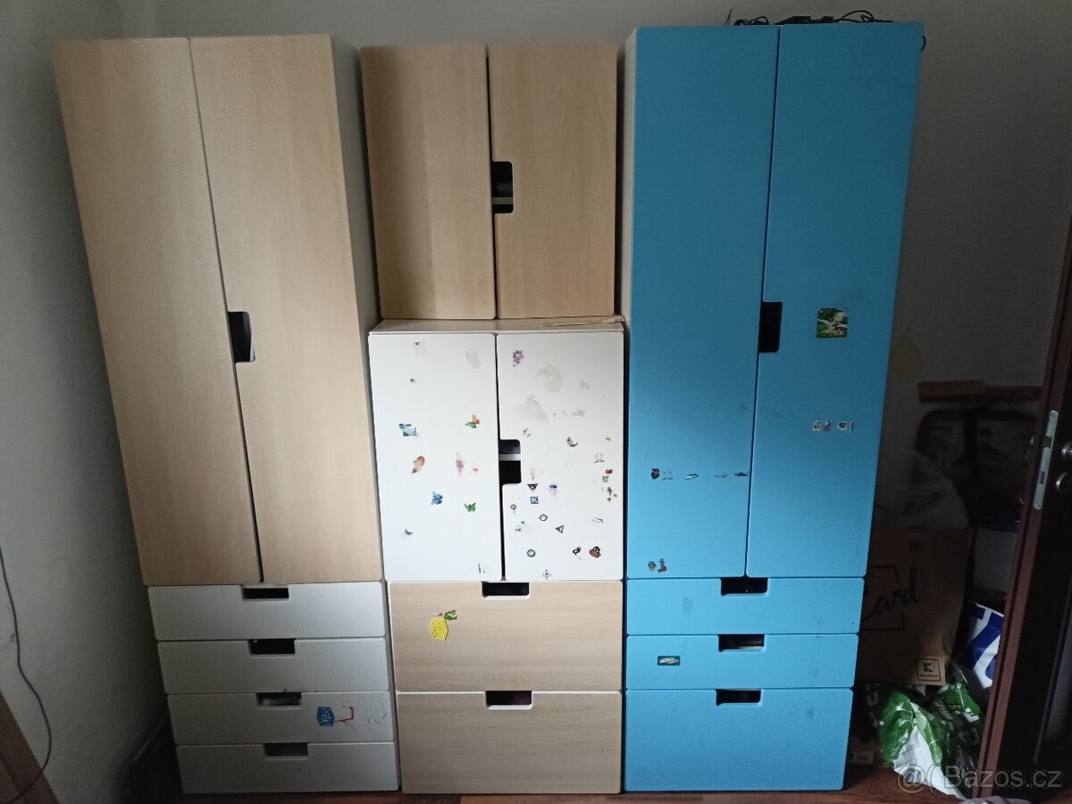 IKEA skříně