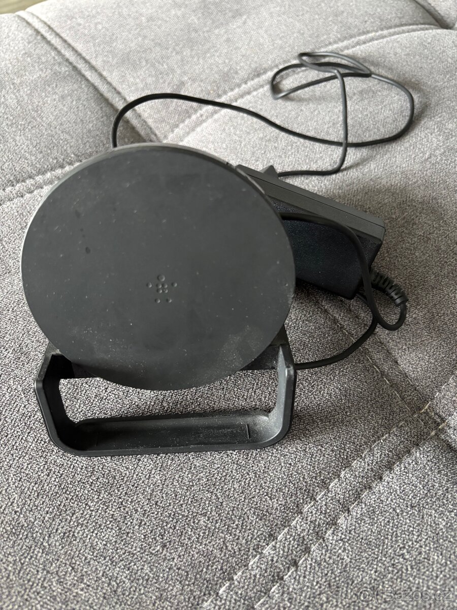 Bezdrátová nabíječka Belkin Boost↑Up (10W, Qi)
