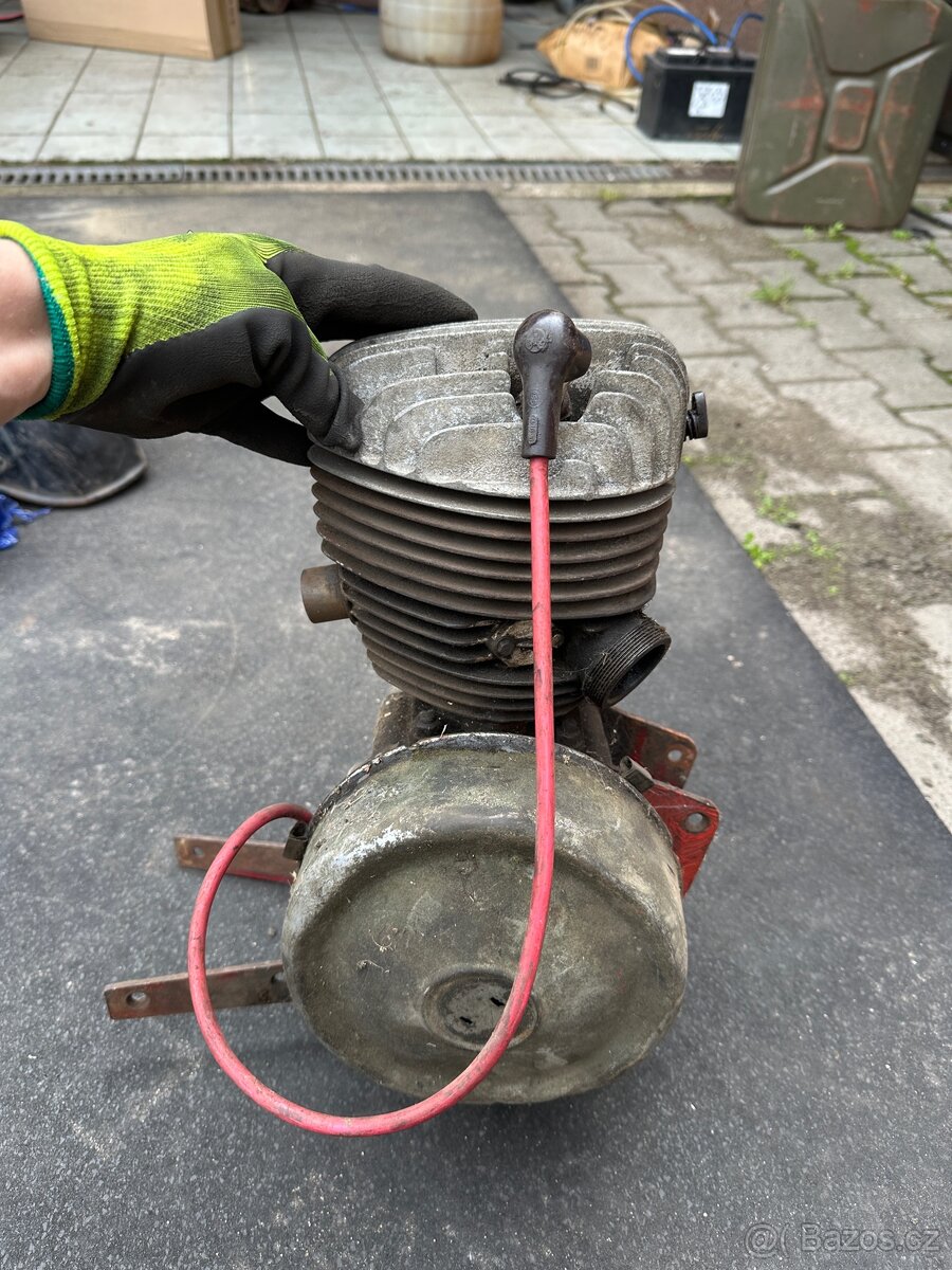 Motor - Předválečná Jawa srdcovka