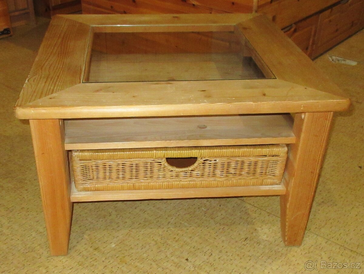 Konferenční stolek z borovice - celomasiv - Výborný stav