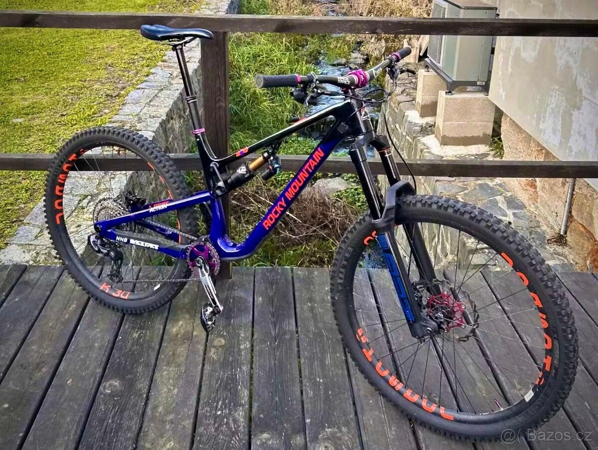 Rocky Mountain Altitude Carbon 90 Rally Edition