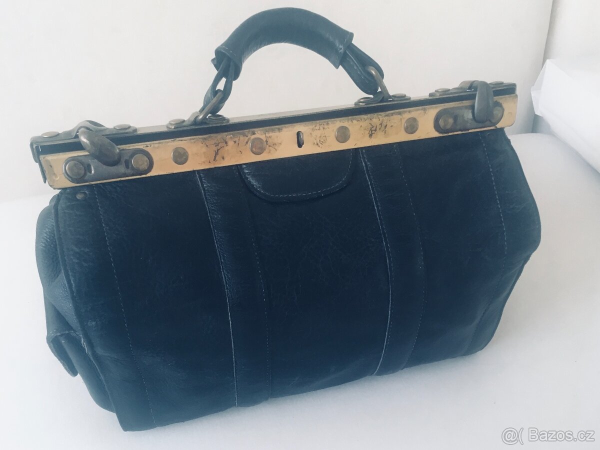 Černá kabela "doktorský kufřík" z 90-tek