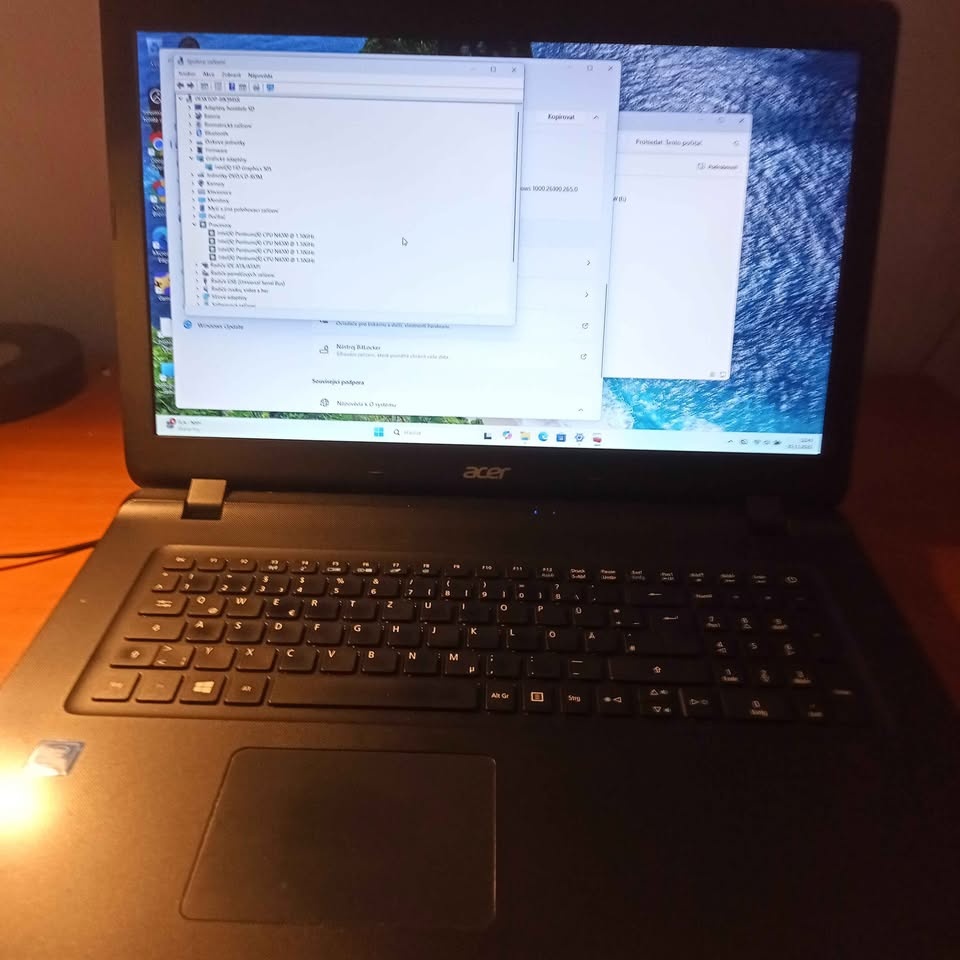 Acer 17'3 velký HDD 500GB Rám 8GB 4jadro Baterie OK