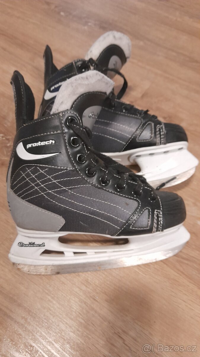 Lední Brusle chlapecké Crowned - vel. 34