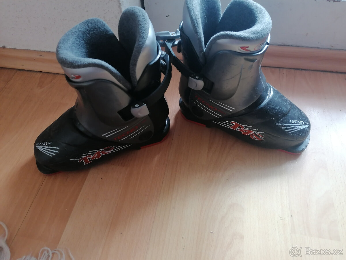 Cena: 599 Kč Detske lyzarske boty Sport Zimní sporty, lyžáky