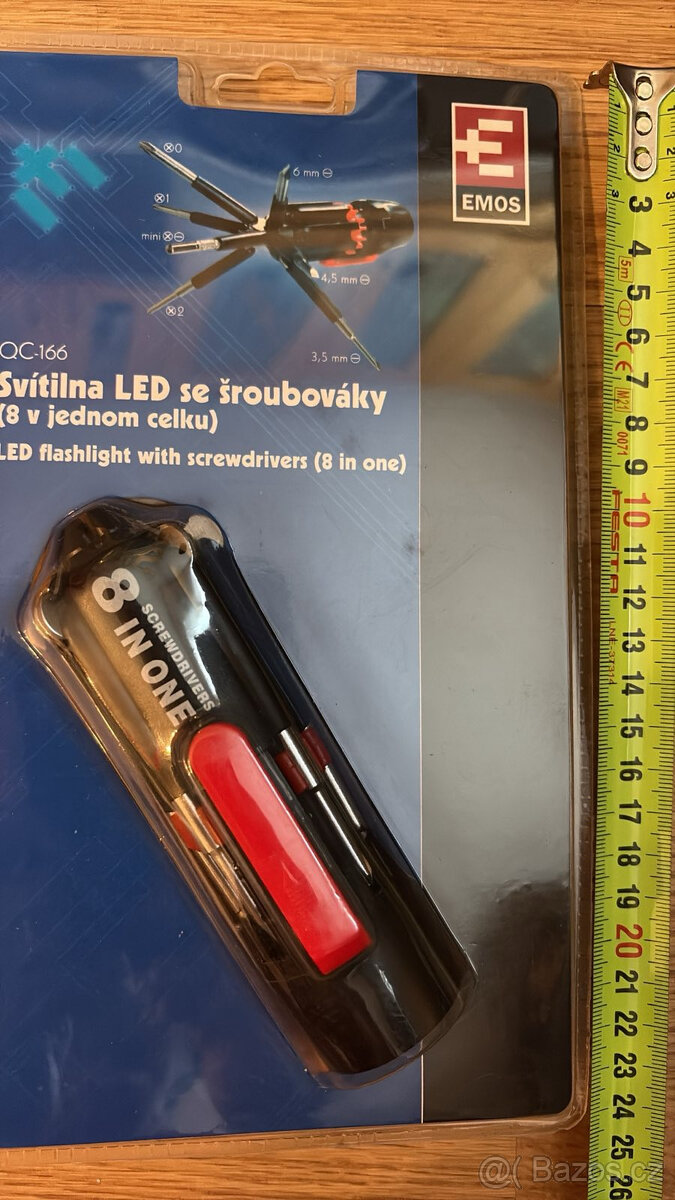 LED svítilna se šroubováky 8 v jednom