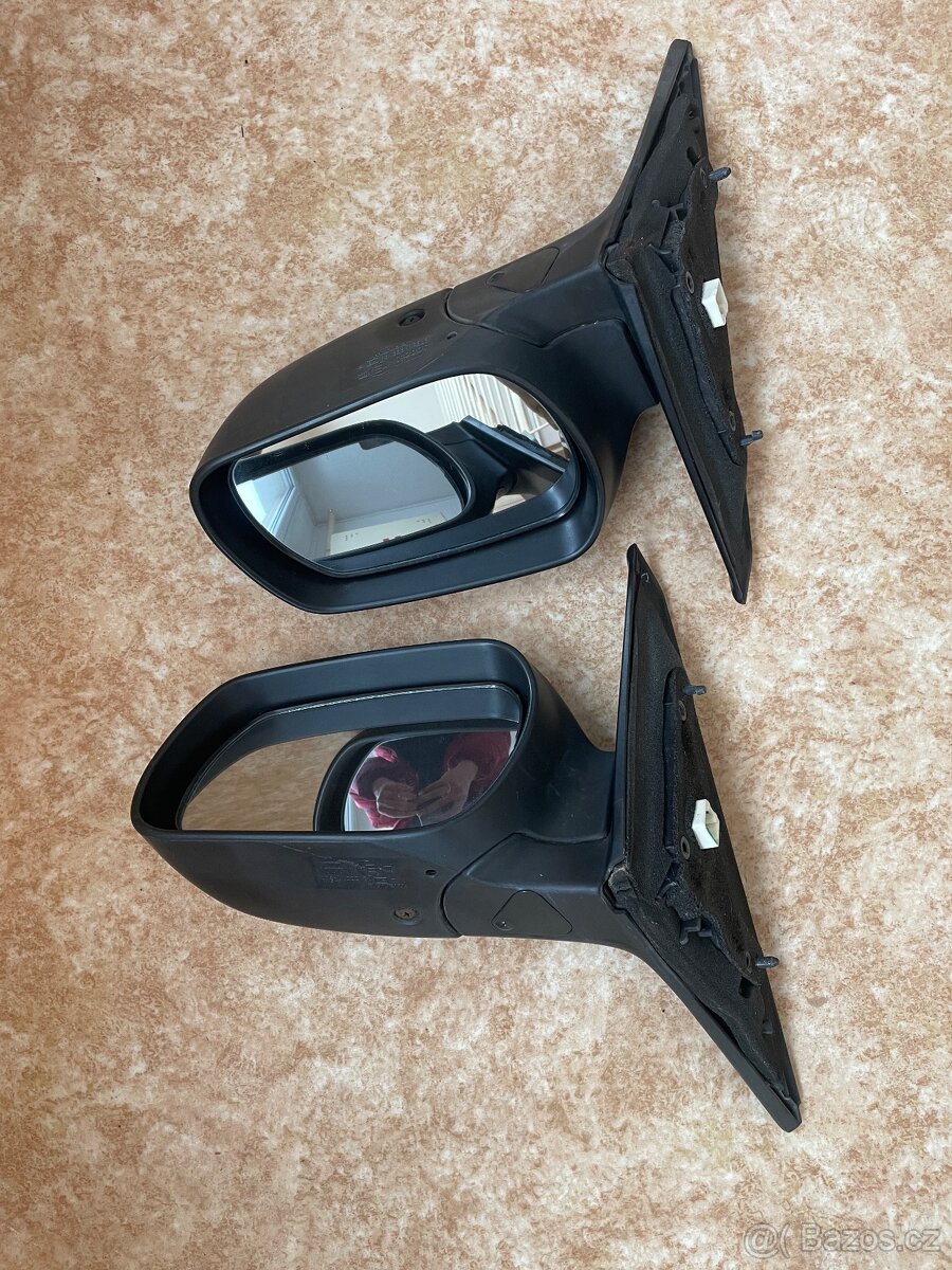 Mazda 3 BK - zrcátka , černá