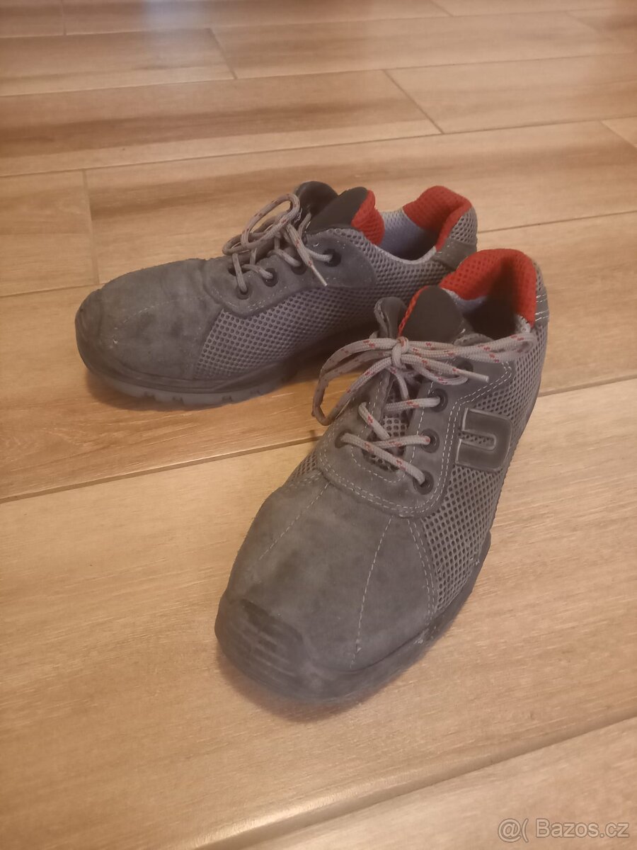 bezpečnostní polobotky