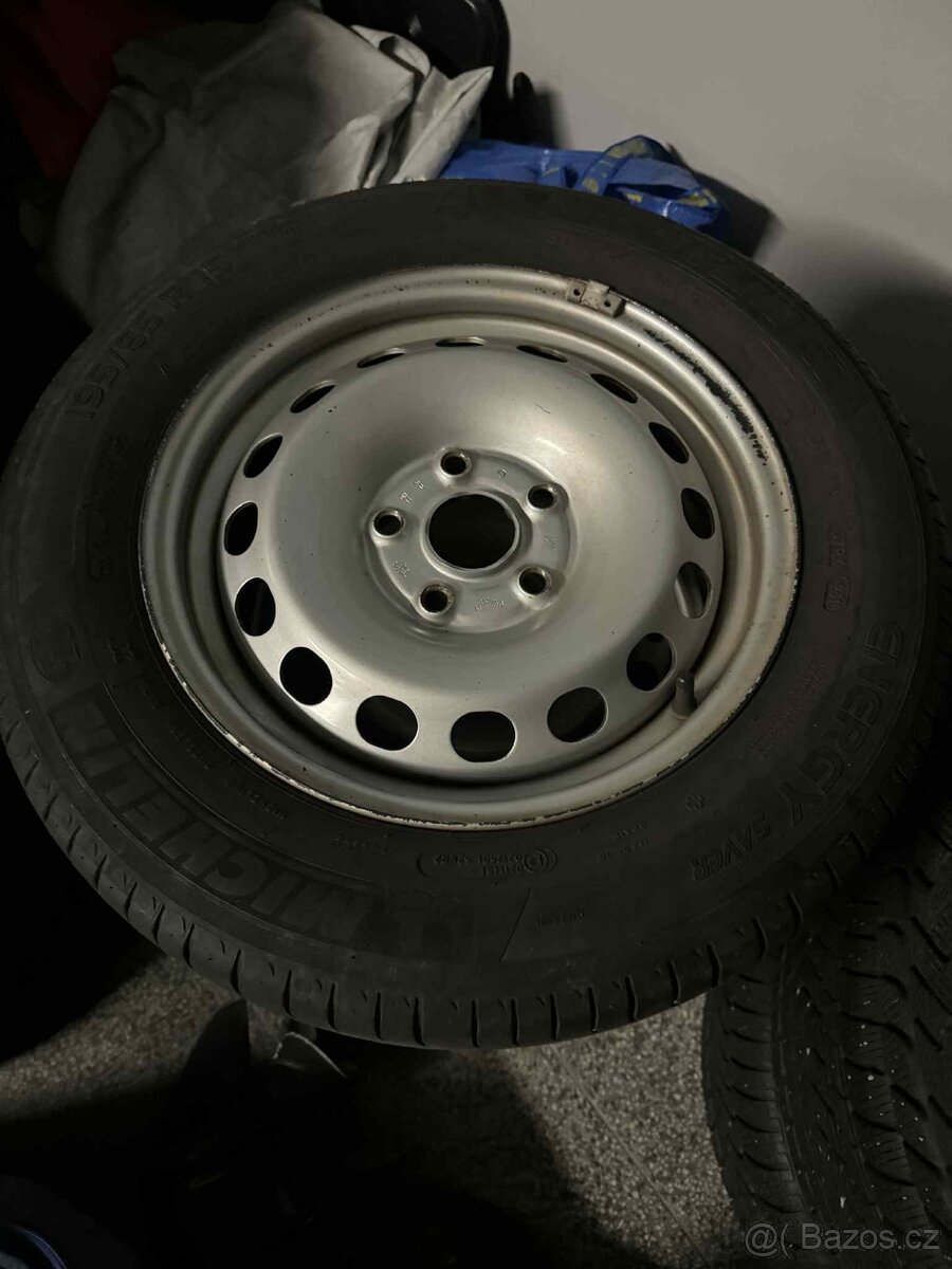 Plechová sada pneu na caddy 195/65/15