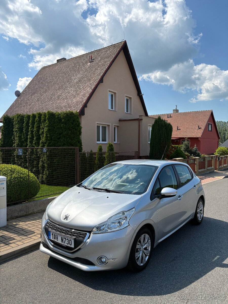 Peugeot 208 1.4 benzin najeto 120xxx km nová stk
