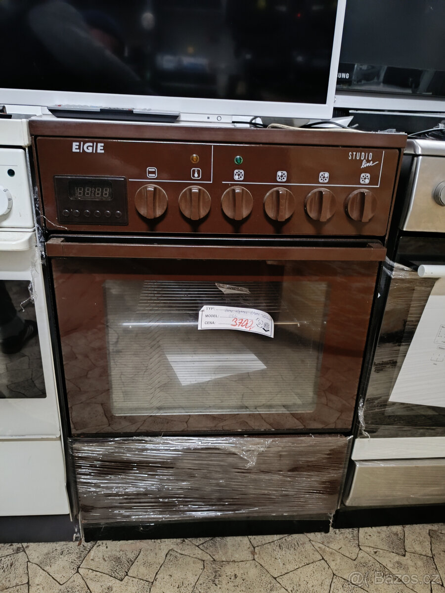 Sporák sklokeramický EGE / šíře 55 cm