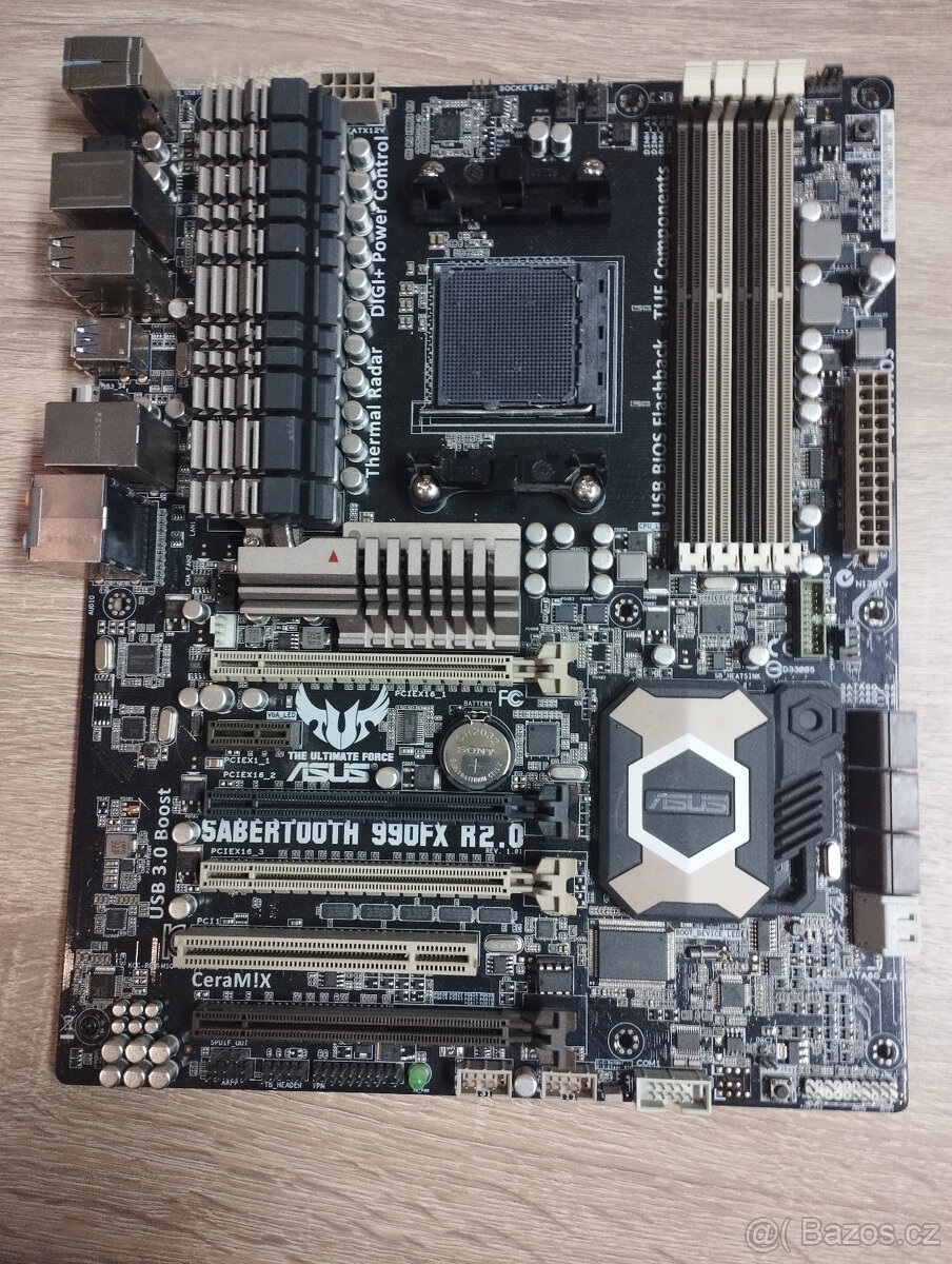 ASUS SABERTOOTH 990FX R2.0 - AMD 990FX