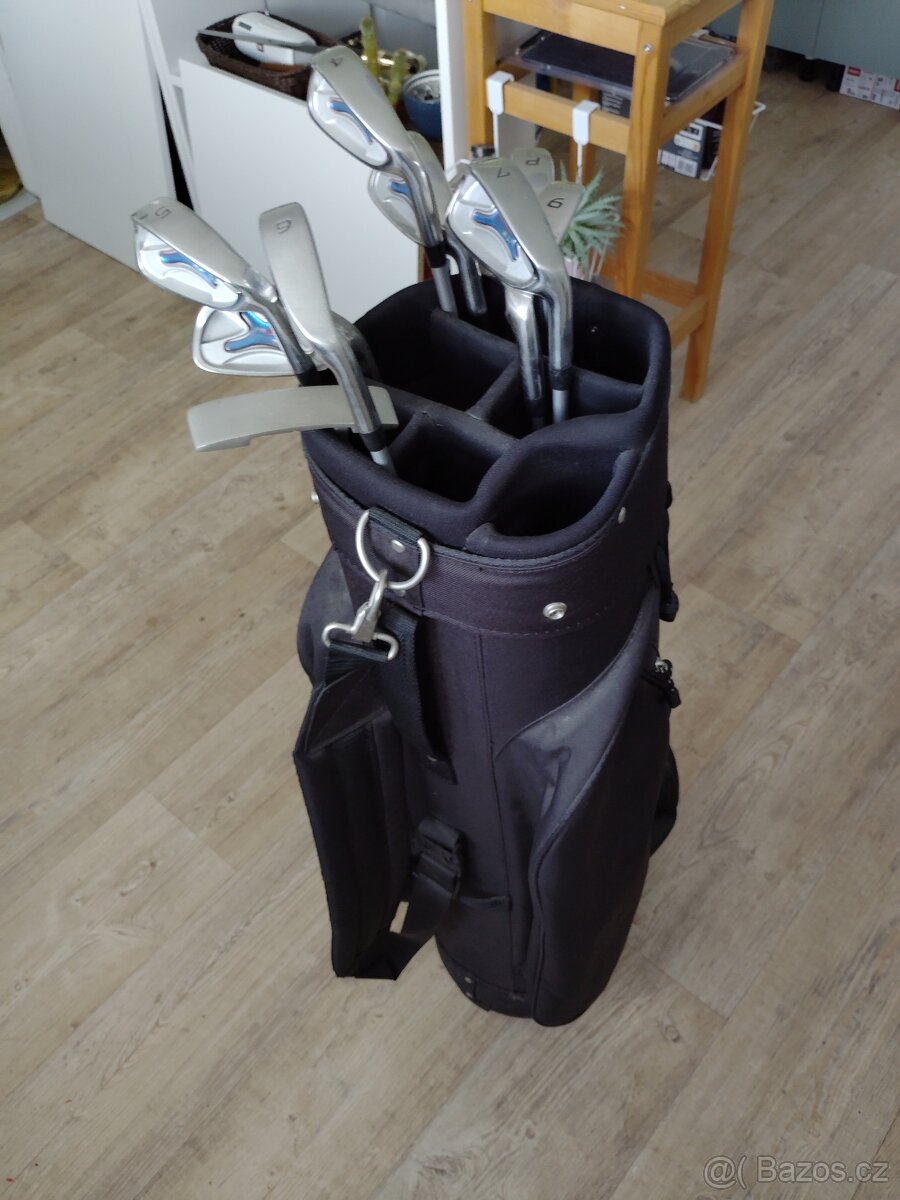 Golfove hole a vak