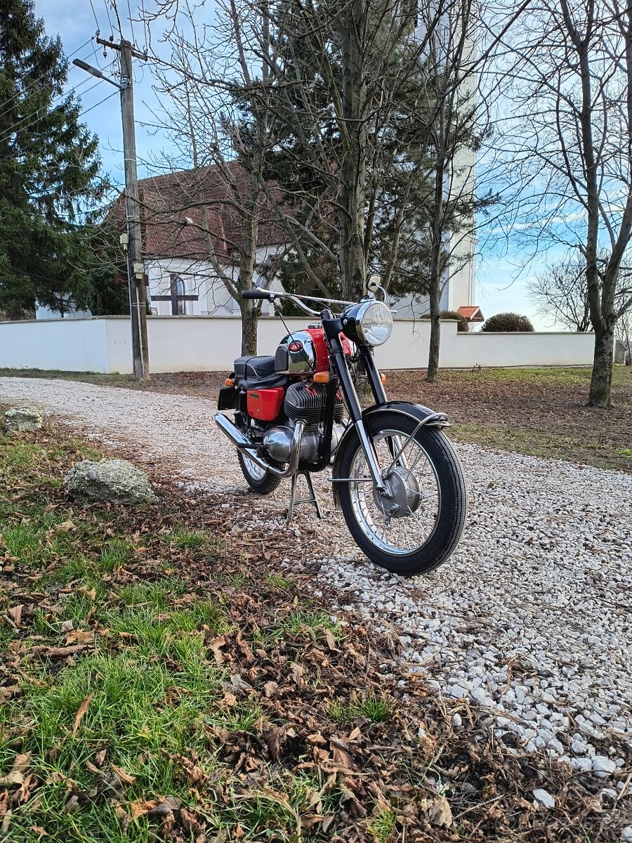 Jawa 350 Californian