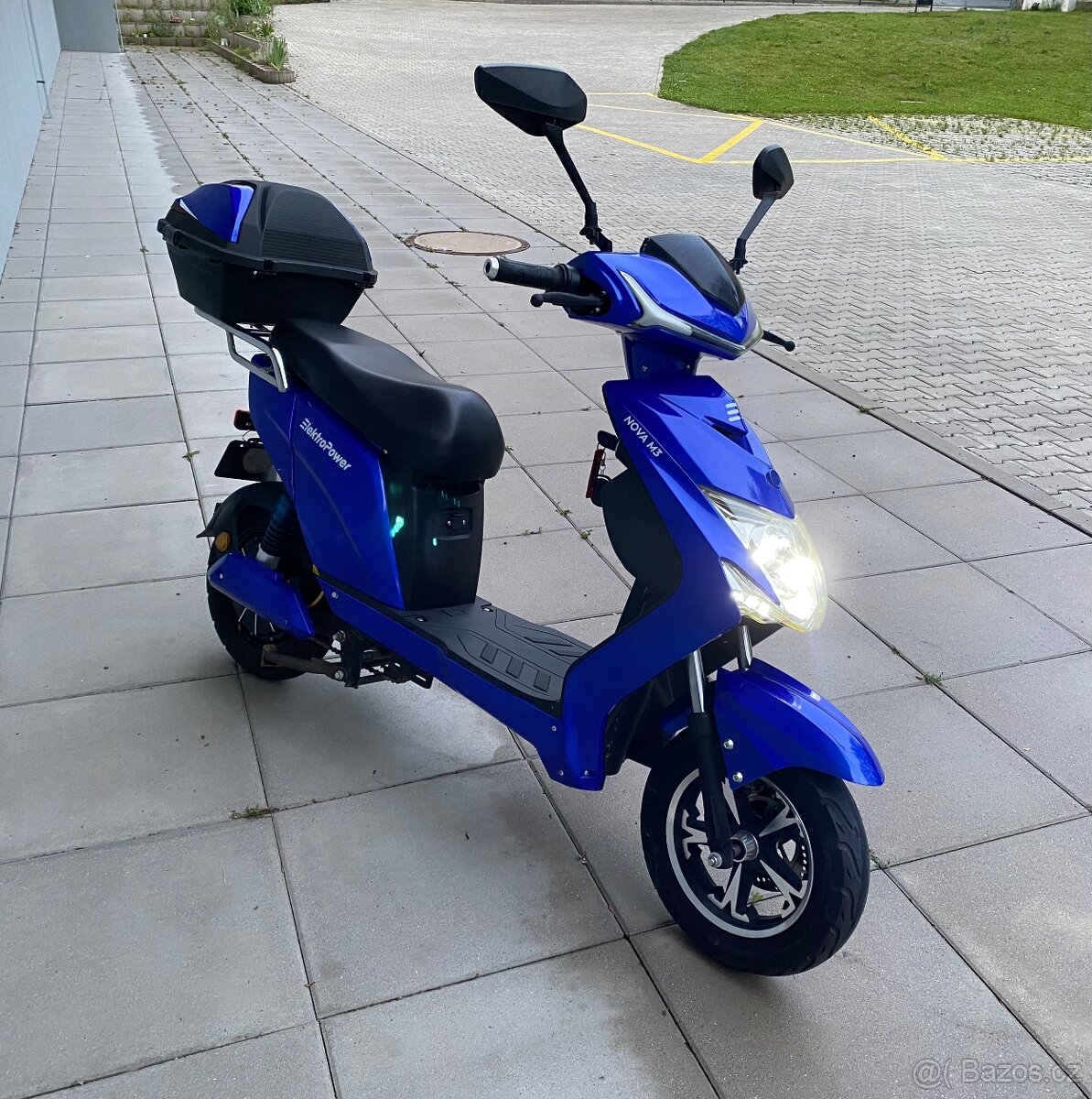 Elektroskutr bez ŘP Elektropower Nova M3 1000W
