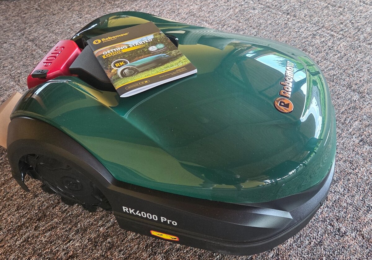 Robotická sekačka Robomow RK4000 Pro