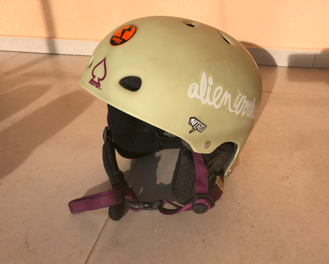 Helma dětská lyžařská nebo na bruslení Nitro