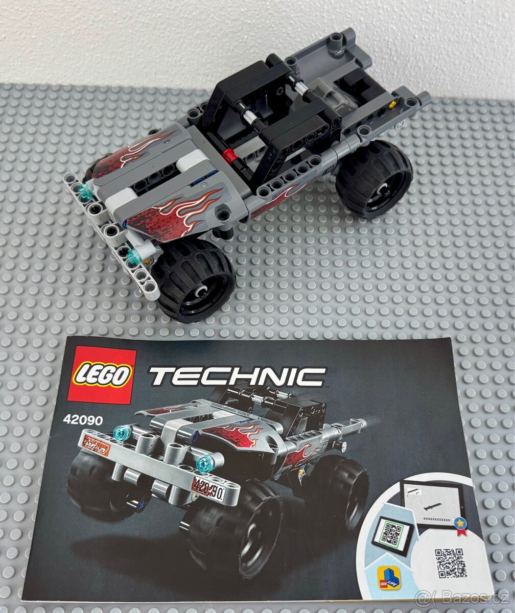 LEGO Technic 42090 - Útěk v teréňáku