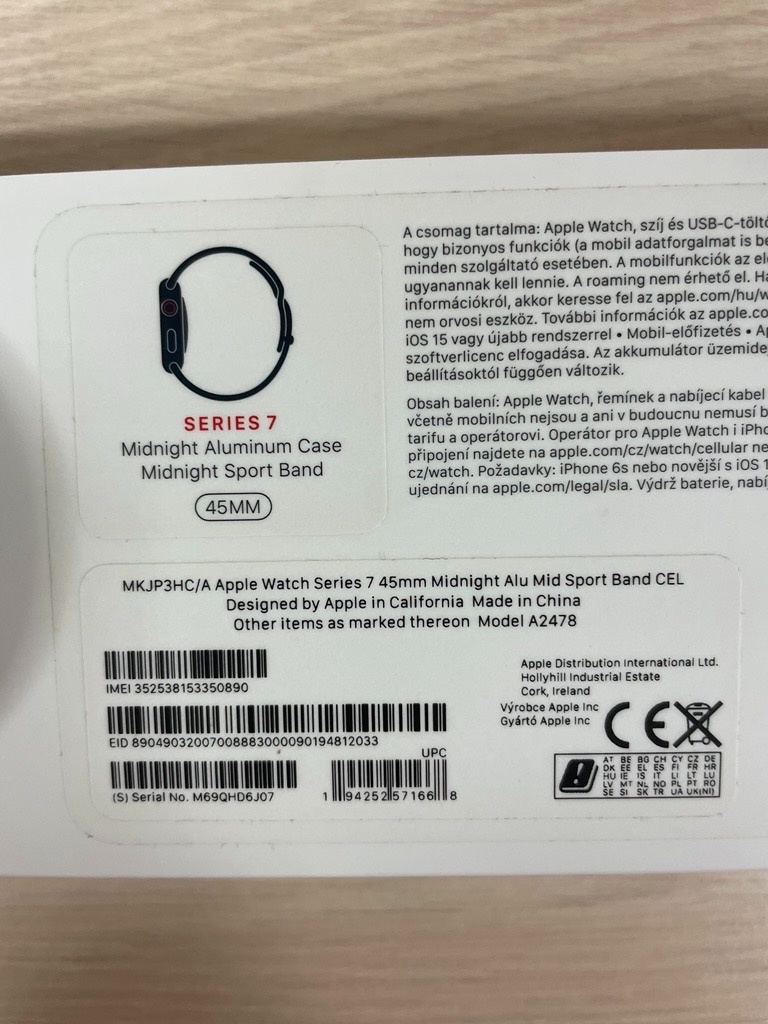 Apple Watch Series 7 45mm - Aluminium Case, Sport Band
