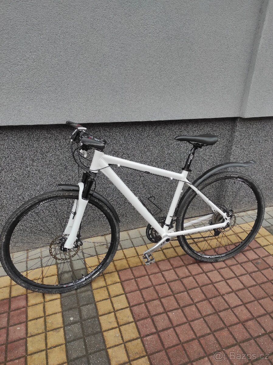 Trekové kolo Wheeler 19´ výbava Shimano XT
