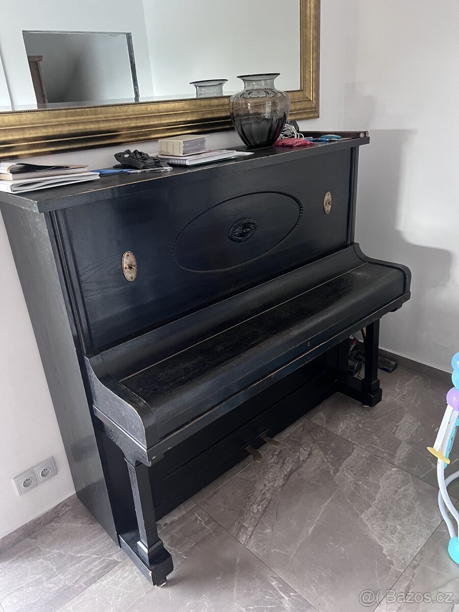 Daruji za odvoz piano