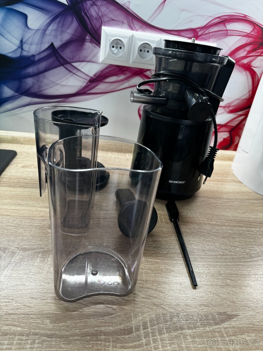 Odšťavňovač Slow Juicer - jako nový