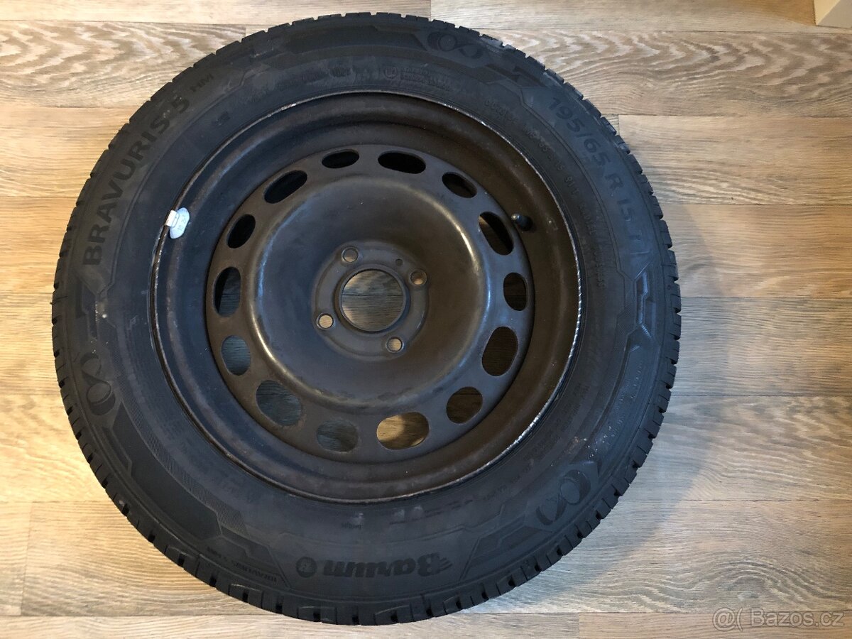Prodám letní pneum. Barum Bravuris 195/65 R 15 T